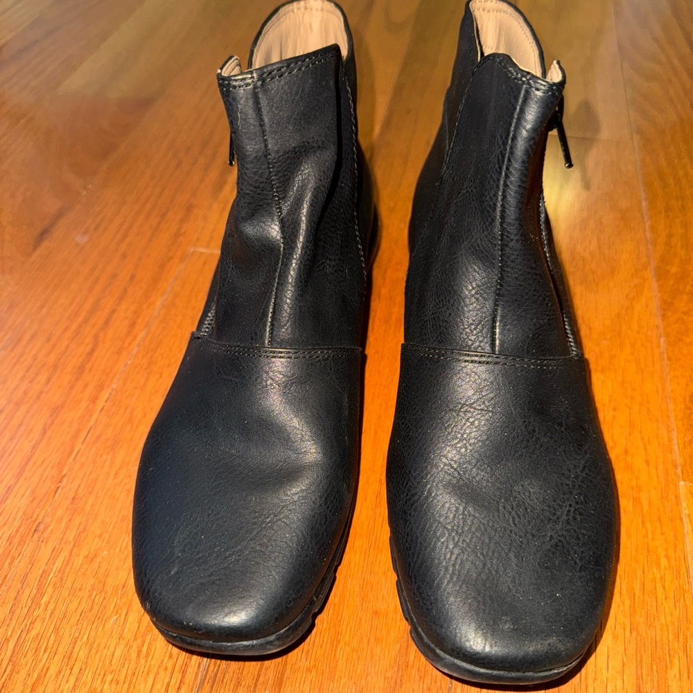 Easy Spirit Black Ankle Boots